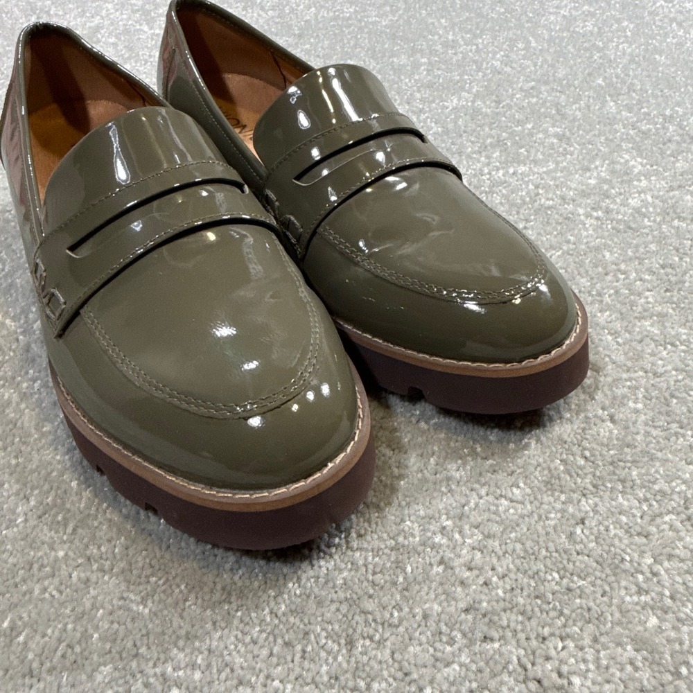 Vionic Cheryl Patent Leather Loafers Penny Lug Sole Olive Green Sz7 Comfort Shoe - Picture 4 of 13